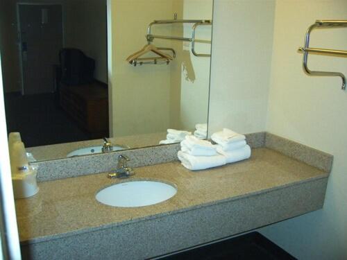 Travelers Inn & Suites Sumter Bagian luar foto