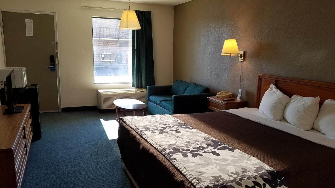 Travelers Inn & Suites Sumter Bagian luar foto