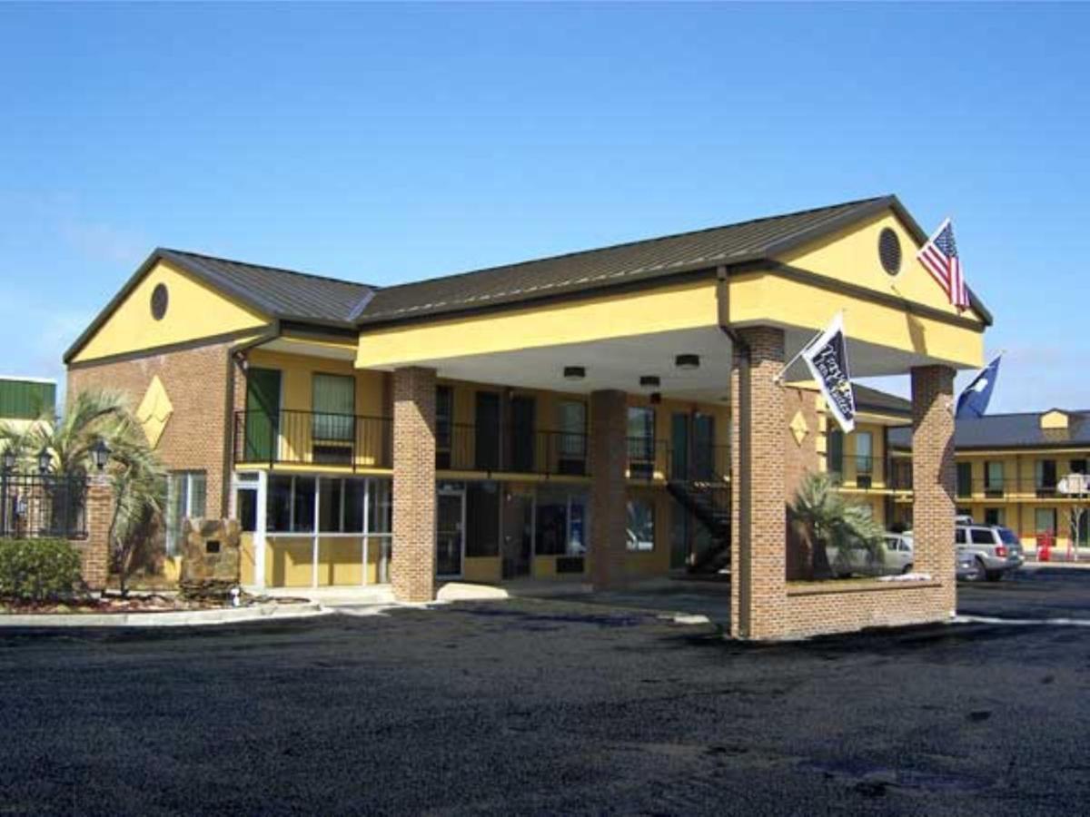 Travelers Inn & Suites Sumter Bagian luar foto